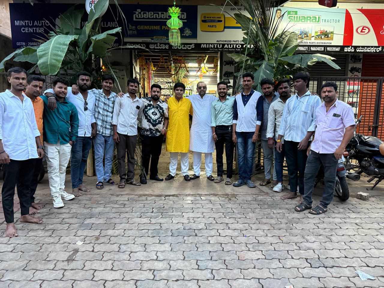Mintu Auto Centre — full team gathering